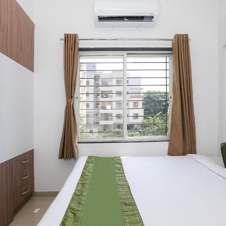 Treebo Sapphire Studio Нашик Екстериор снимка